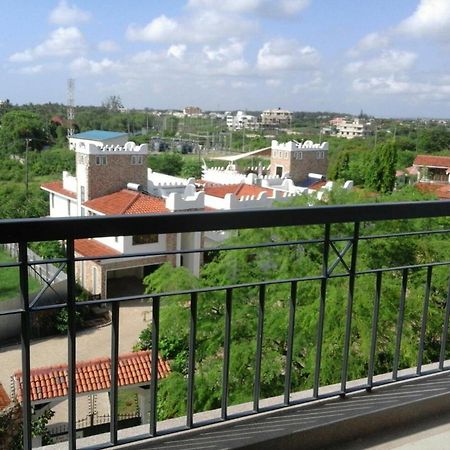 Shanzu Beach Apartment With Stunning Ocean View Mwakirunge المظهر الخارجي الصورة