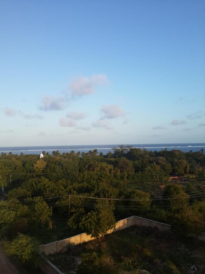Shanzu Beach Apartment With Stunning Ocean View Mwakirunge المظهر الخارجي الصورة