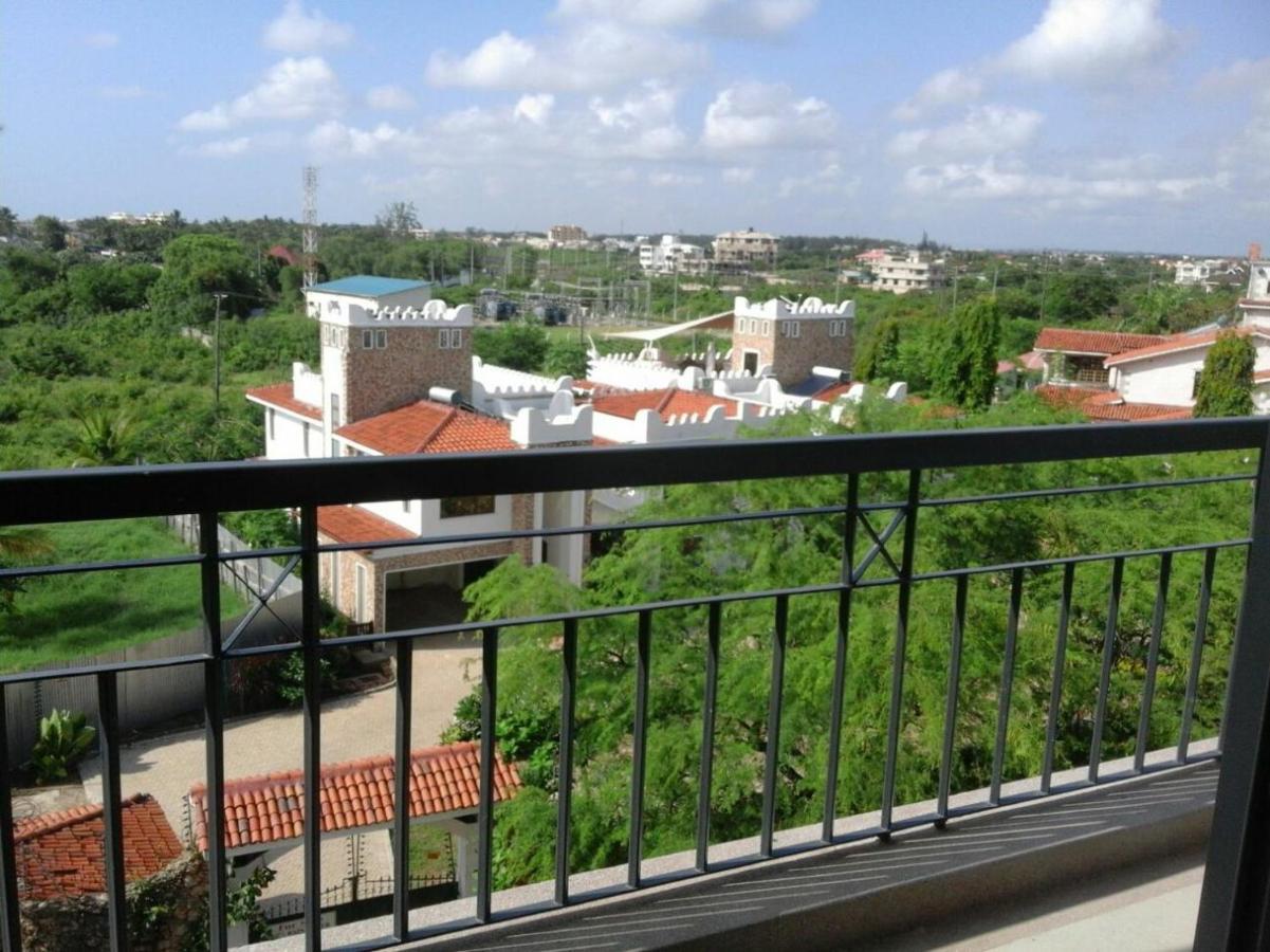 Shanzu Beach Apartment With Stunning Ocean View Mwakirunge المظهر الخارجي الصورة